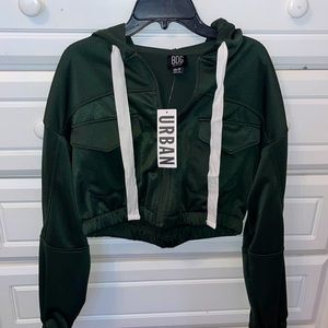 (BRAND NEW) URBAN OUTFITTERS OVERSIZED CROPPED JACKET